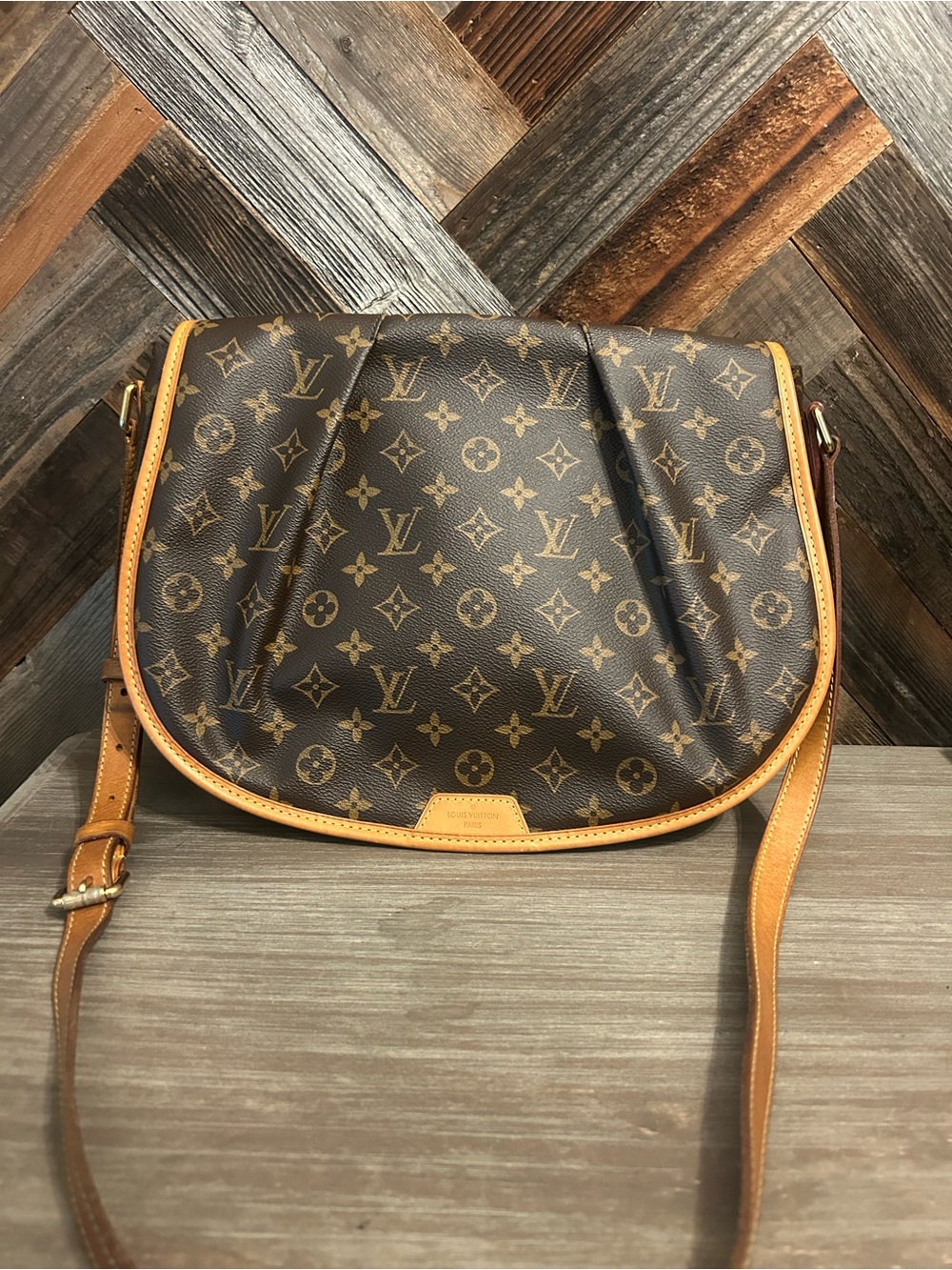 Louis Vuitton Menilmontant MM